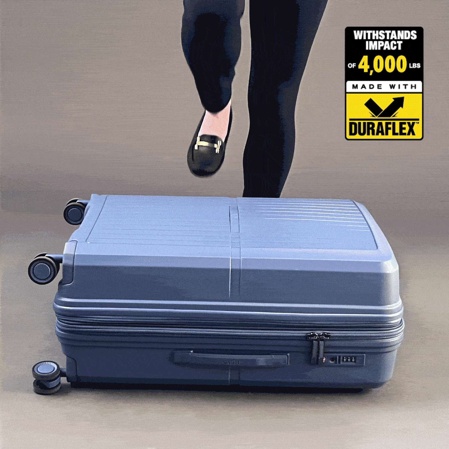 Airlite 30 Inch Luggage - Image 3