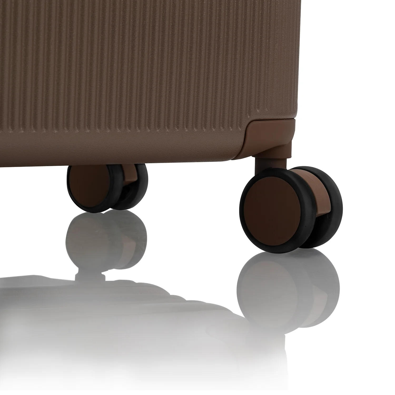 Earth Tones 3 Piece Luggage Set - Image 57