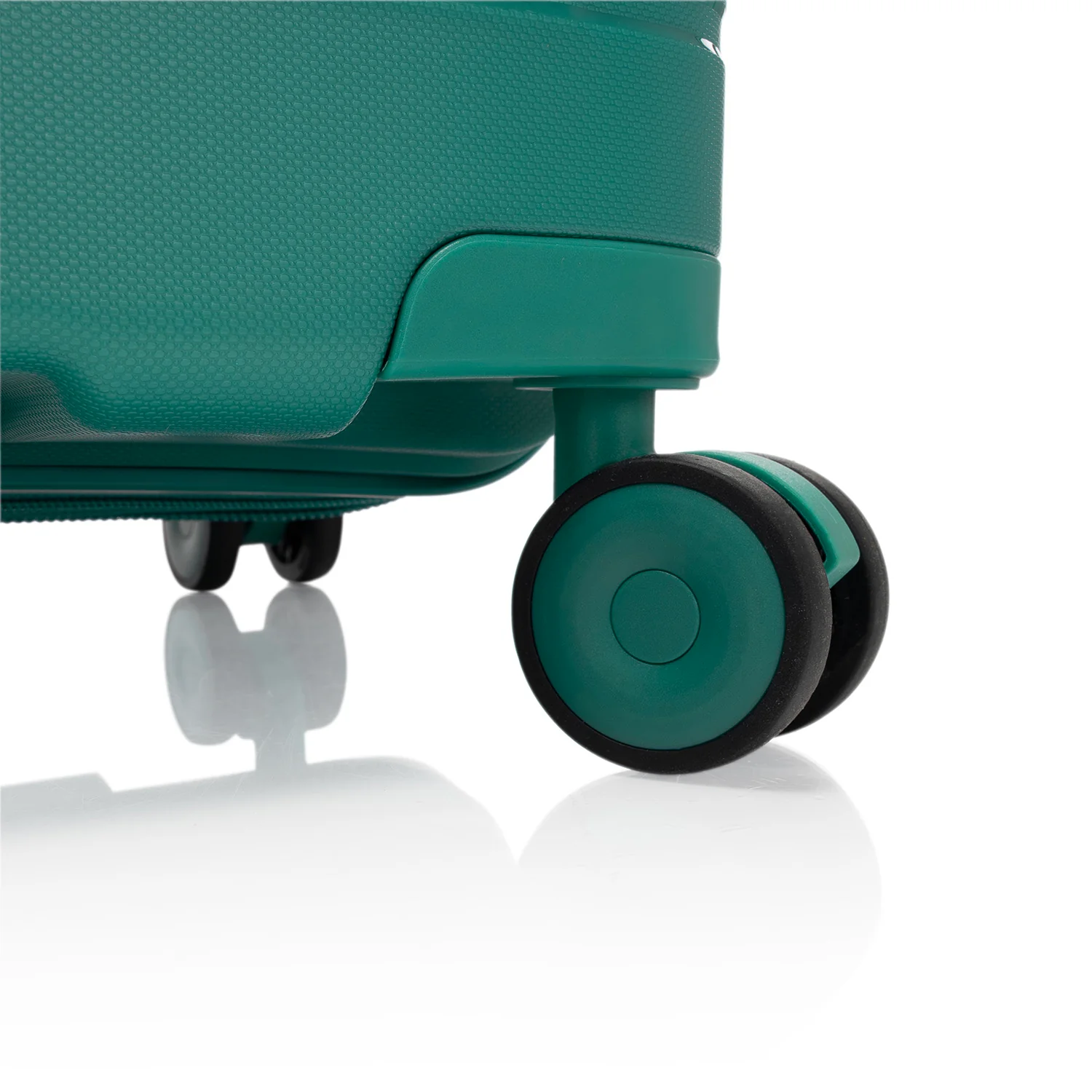 Fortis 30 Inch Luggage - Image 27