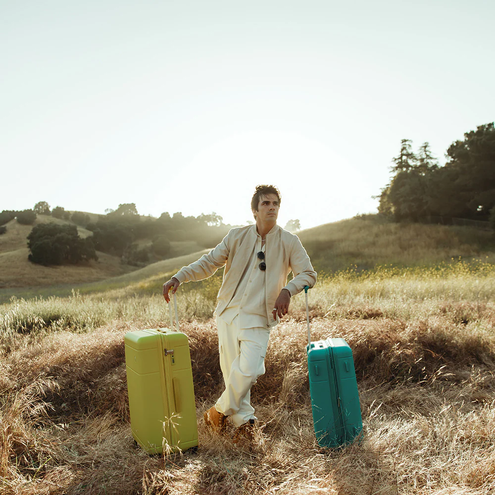 Glo 30 Inch Luggage - Image 15