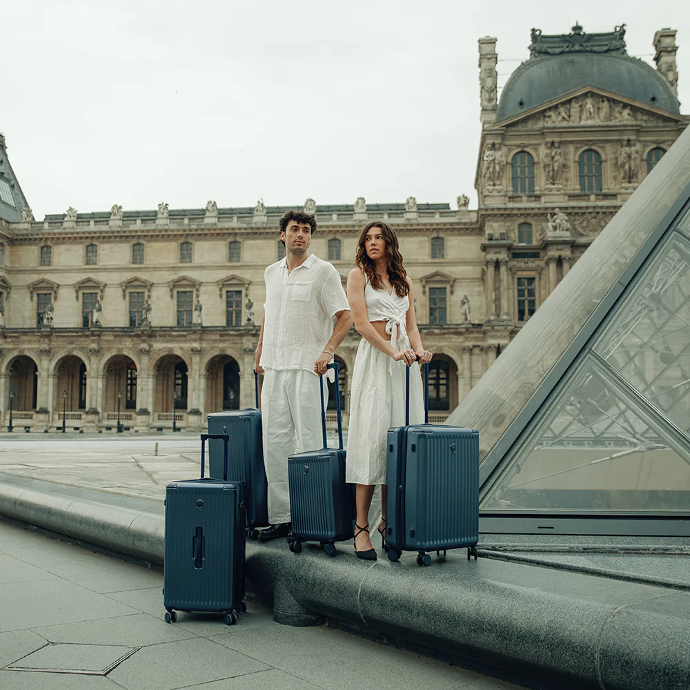 Luxe 30 Inch Luggage - Image 12