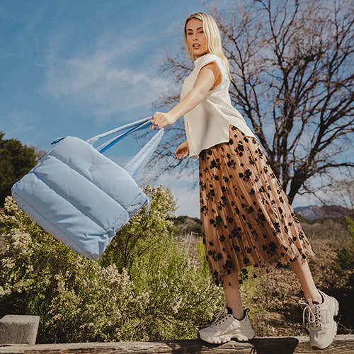 The Puffer Tote Bag - Atmosphere - Image 5